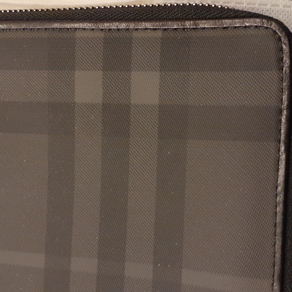 BURBERRY IPAD CASE COVER CHECK NOVA FIRST GENERATION CARRYING CASE - Picture 4 of 14